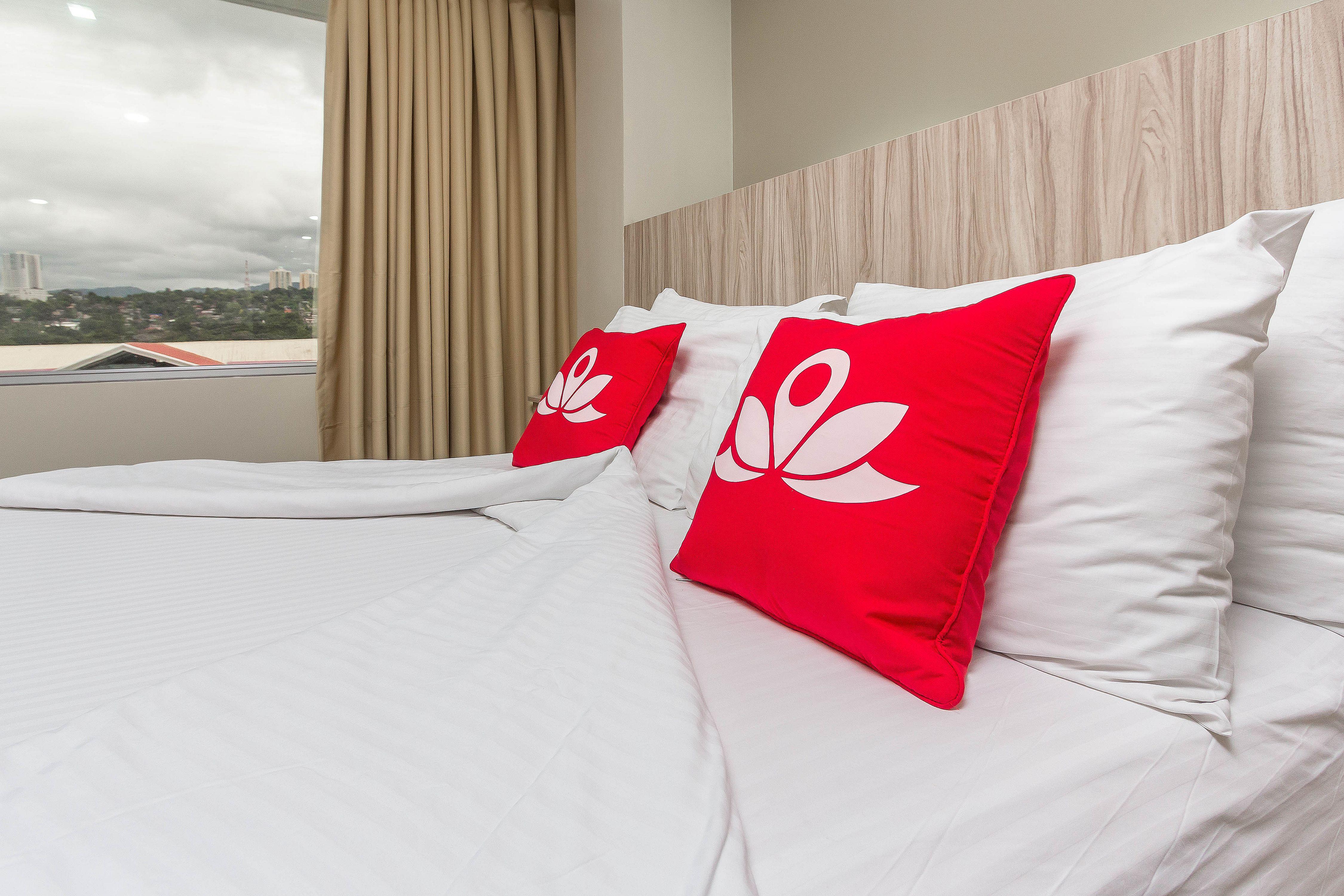 Zen Premium Banilad Otel Cebu Dış mekan fotoğraf